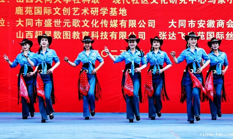 1760069034934349.jpg 002庆两节展演.jpg